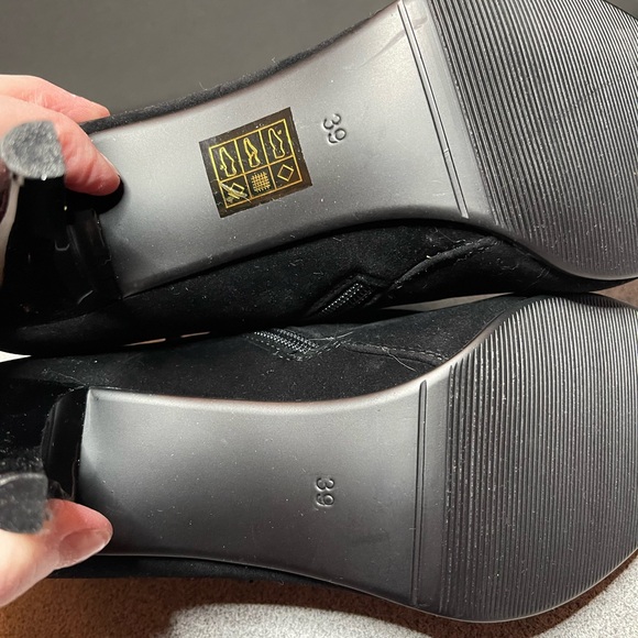 Kiss Kiss Italy Black Velvet Heeled Boots Silver Accents Size 8 - Picture 11 of 14